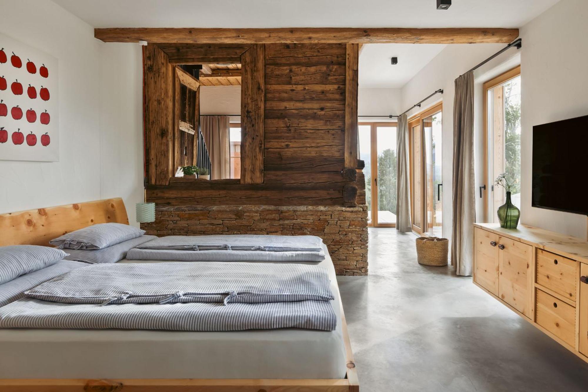 Am Wildbachberg - Luxus Ferienhaeuser Mit Infinitypool, Privatsauna Und Weinkeller Deutschlandsberg Exterior foto